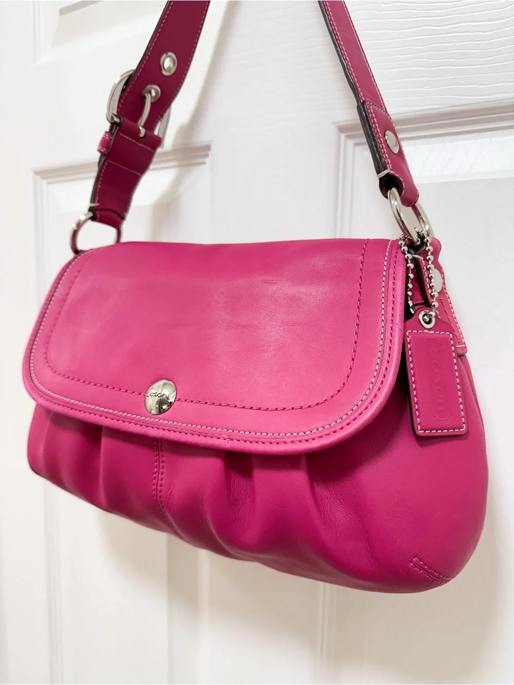 Coach Soho Pleated Shoulder Bag Hot Pink Glove Tanned Leather Like New